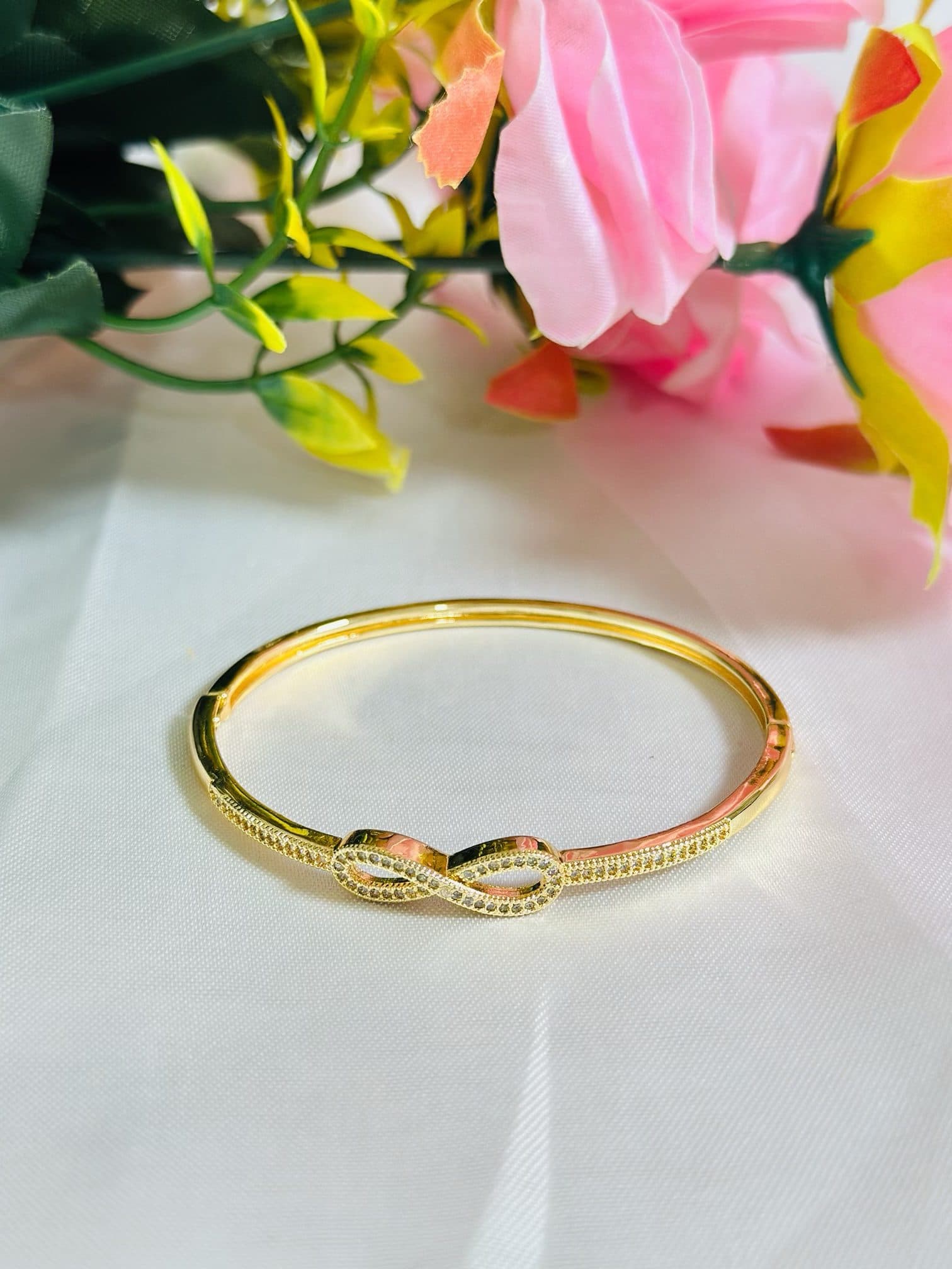 Anti Tarnish Infinity Sparkle Bangle
