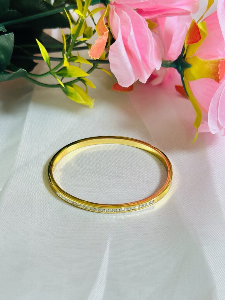 Anti Tarnish Classic Diamond Line Bangle