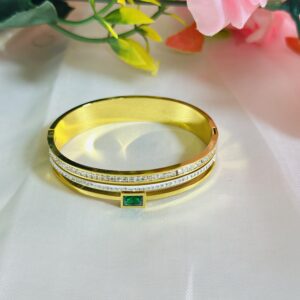 anti tarnish emerald accent dual line bangle